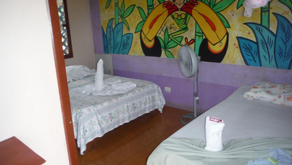 Cabinas Miss Miriam 1 Tortuguero Exterior foto