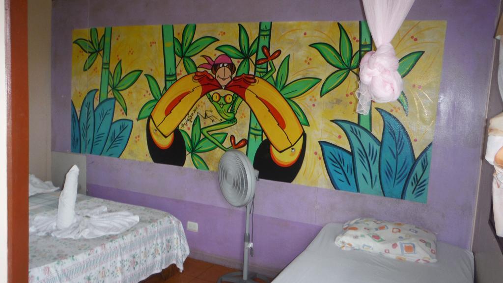 Cabinas Miss Miriam 1 Tortuguero Exterior foto